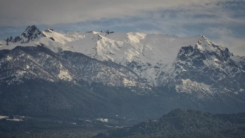 panorámica del cerro López con nieve 