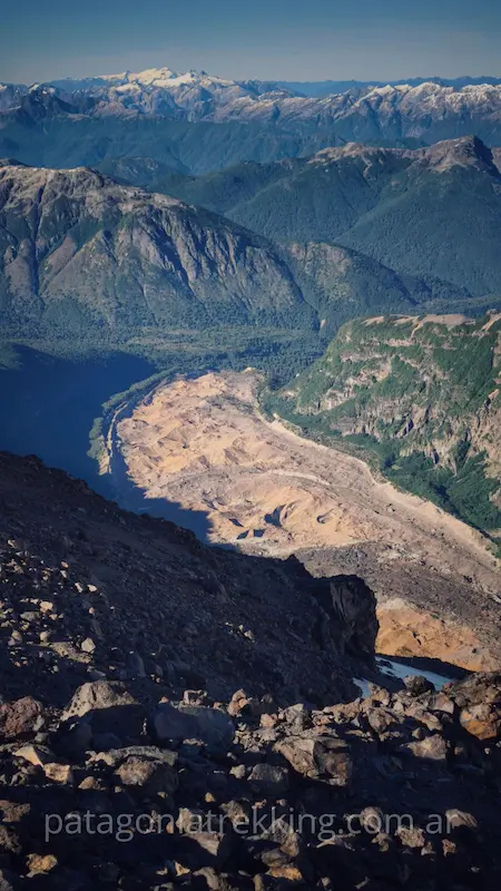 Ascenso al refugio viejo del cerro Tronador: dos días entre barro, bosque y hielo 20 Vista glaciar