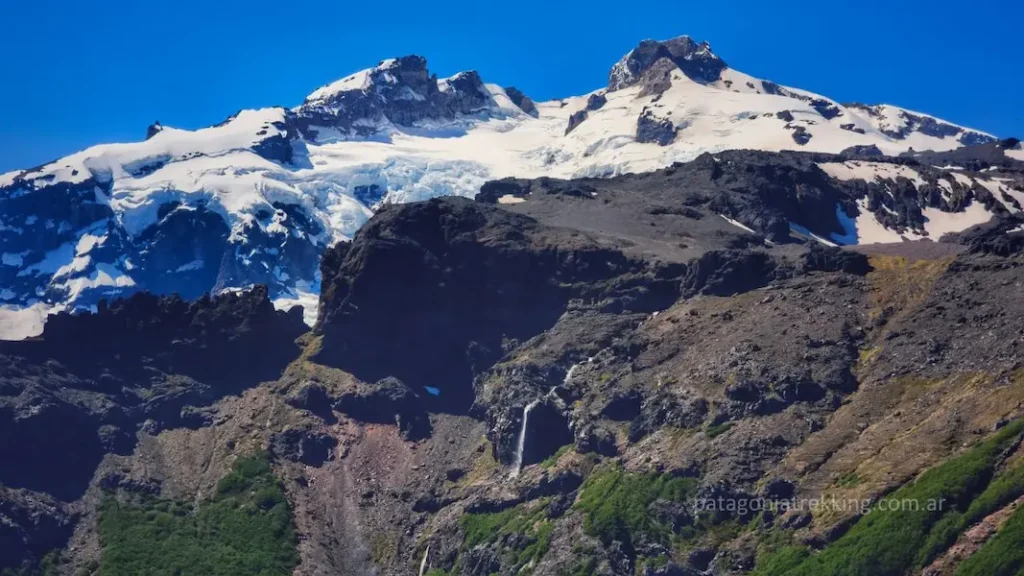 Ascenso al refugio viejo del cerro Tronador: dos días entre barro, bosque y hielo 24 camino refugio viejo tronador 2