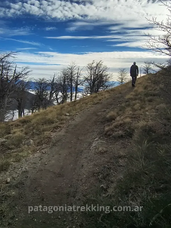cerro goye caminando hacia la cumbre
