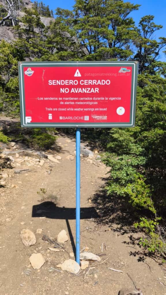 Nueva cartelería preventiva en Bariloche para desalentar accesos riesgosos 1 2