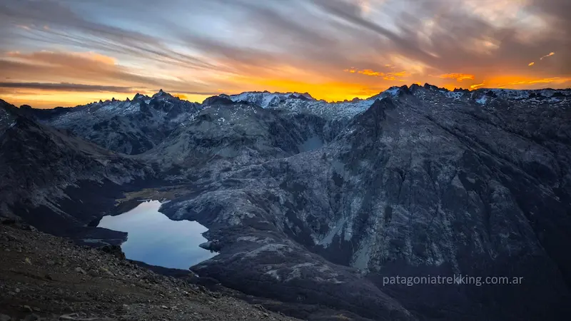 Laguna Jakob atardecer camino al Tres Reyes