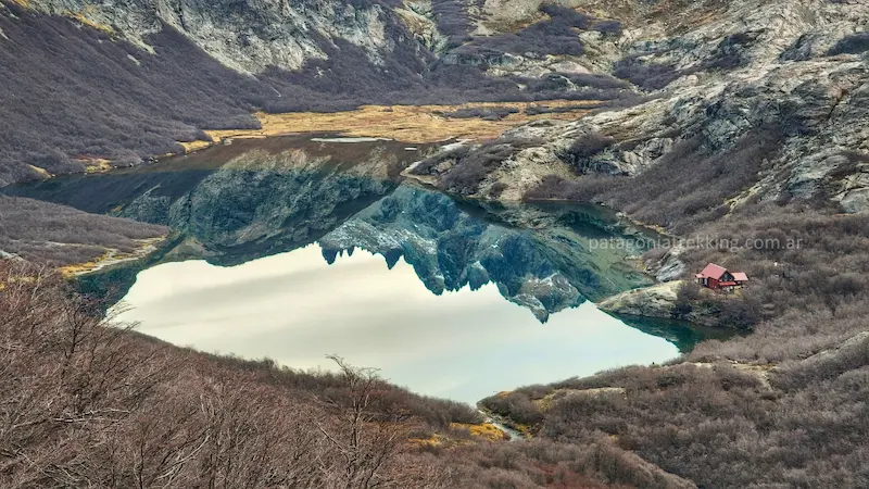 Reflejo Laguna Jakob camino al Tres Reyes