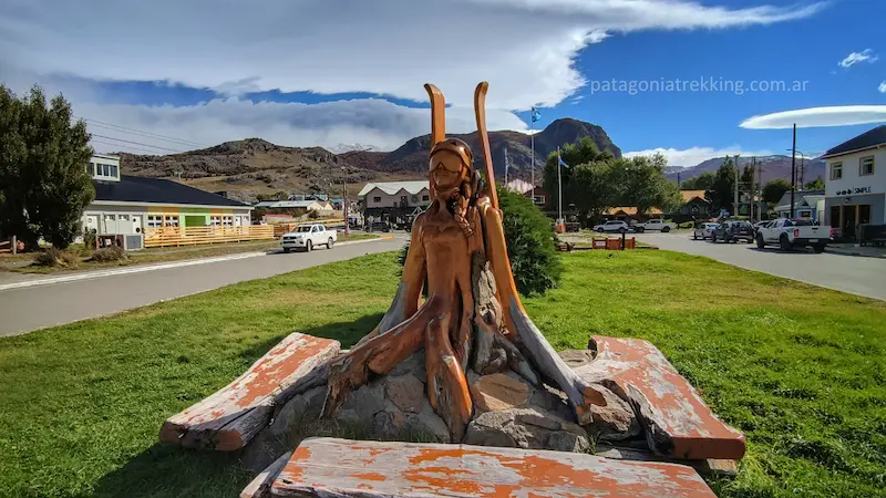 Guía de supervivencia en El Chaltén 10 el chalten plaza