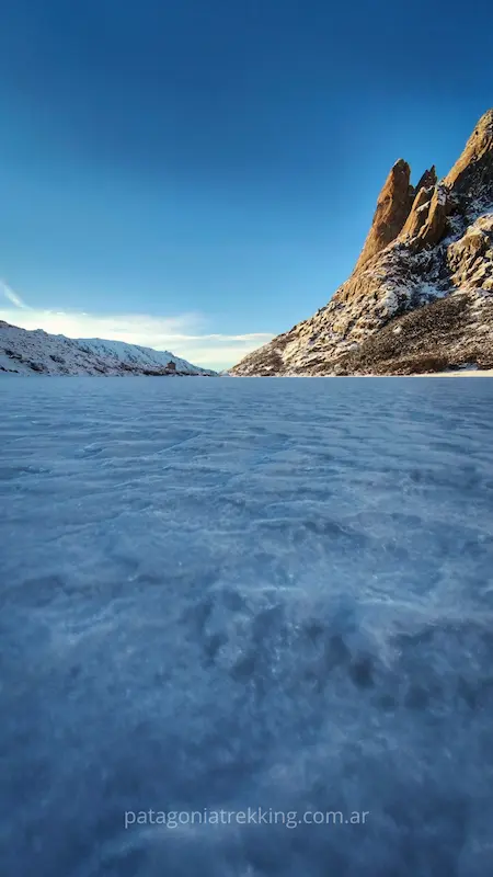 Refugio Frey en invierno 26 refugio frey invierno laguna hielo