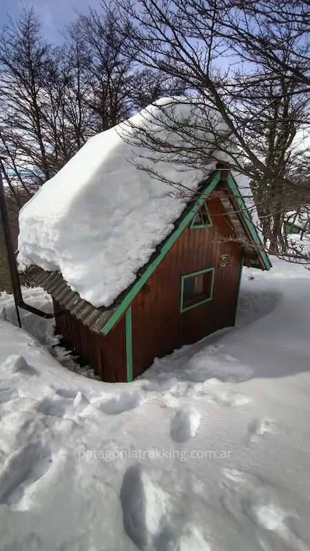 Cerro Dormilón en invierno 29 refugio dormilon vivac